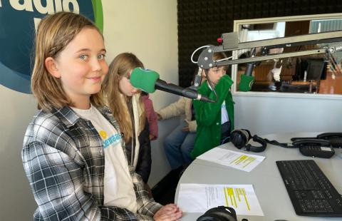 Kinderraad spreekt bij Radio Mol radiospot in voor Week Tegen Pesten