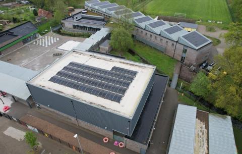 Groene stroom voor school en sporthal Rauw dankzij 353 nieuwe zonnepanelen